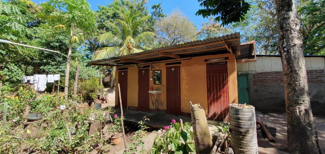 B&B, Family Run Homestay, Hospedaje La Penita Altagracia Exterior foto