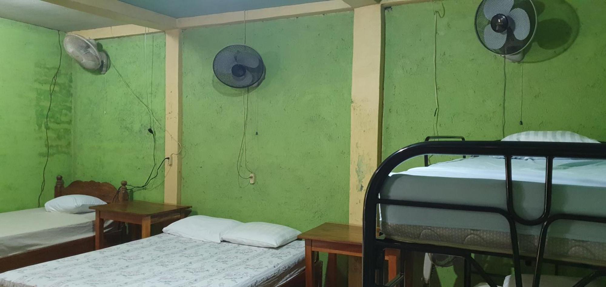 B&B, Family Run Homestay, Hospedaje La Penita Altagracia Exterior foto