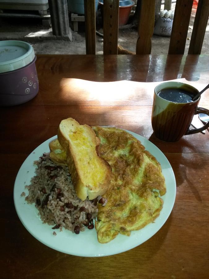 B&B, Family Run Homestay, Hospedaje La Penita Altagracia Exterior foto